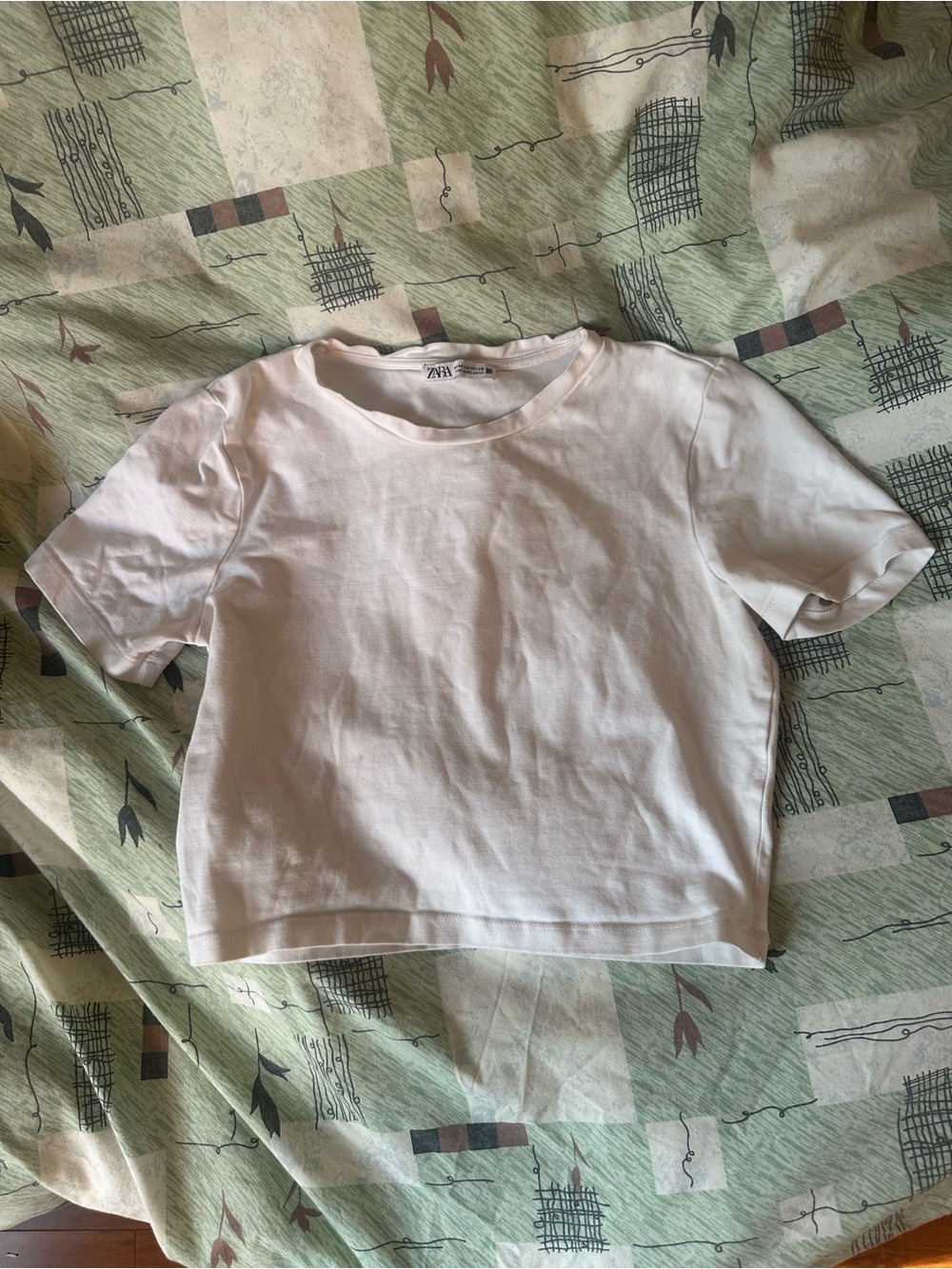 Zara White Short Sleeve Cropped Tee